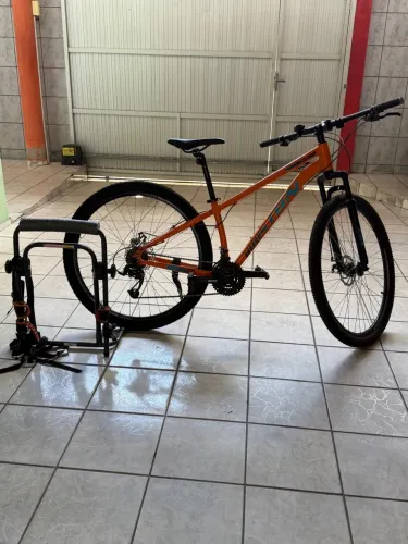 Vendo bicicleta nova que usei somente 6 vezes aro 29 da Houston