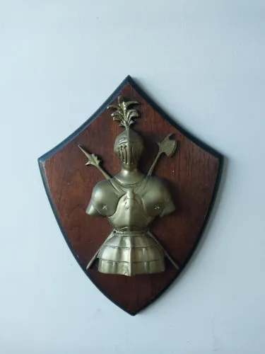 QUADRO EM MADEIRA - Guerreiro Medieval