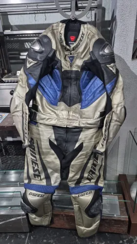 Macacão original couro Dainese 2 peças tamanho 50