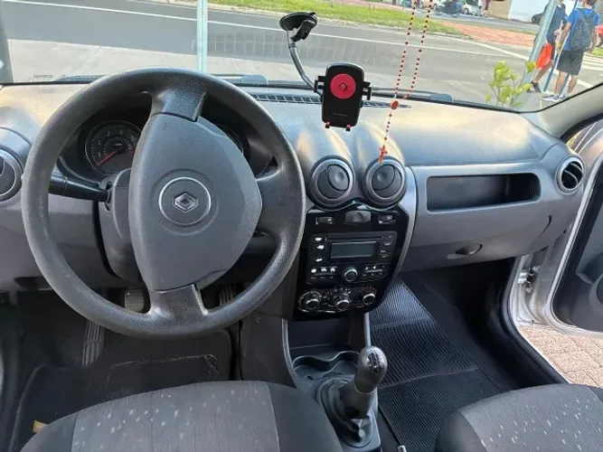 Logan 2013 excelente estado