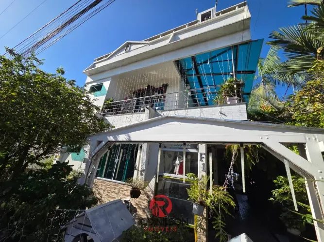 Cond. Jardim Espanha, 3 suítes, 220m2, quintal gourmet, Tapanã, Belém/PA