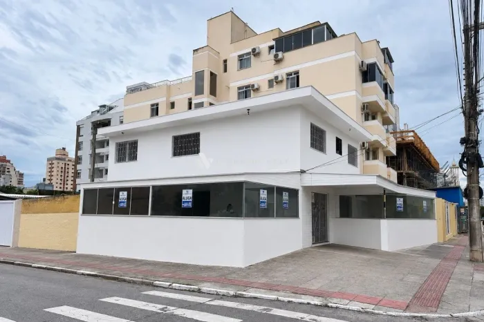Prédio comercial com 175 m2 privativos no Balneário/ Estreito