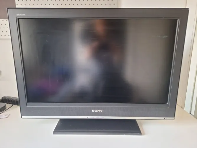 TV Sony 32'' modelo KVL 325300A, com defeito na tela