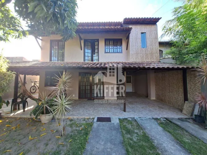 Casa com 5 quartos, sendo 2 suítes em Itaipu  Niterói/RJ