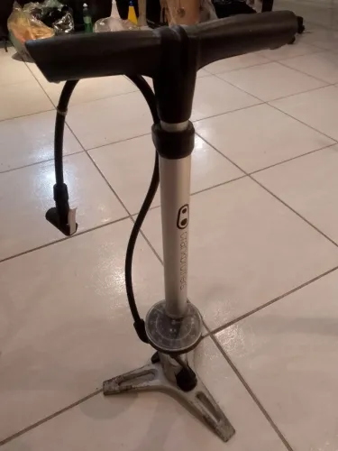 Bomba de encher penel em perfeito estado