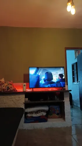Smart TV 4K LG 43" UR7800 (Impecável, 1 Ano de Uso) - Com Plásticos de Fábrica!