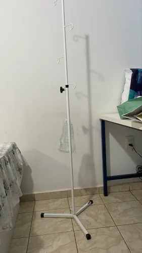 SUPORTE DE SORO HOSPITALAR