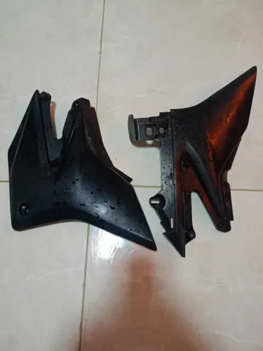 Suporte das abas laterais XRE 300 modelo pica pau