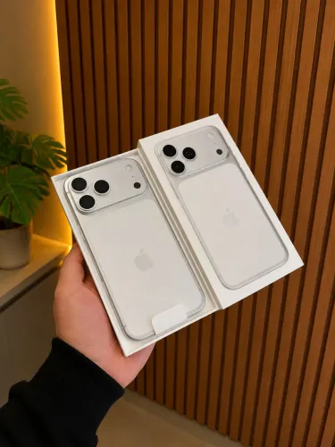 iPhone 17 Pro Max Silver