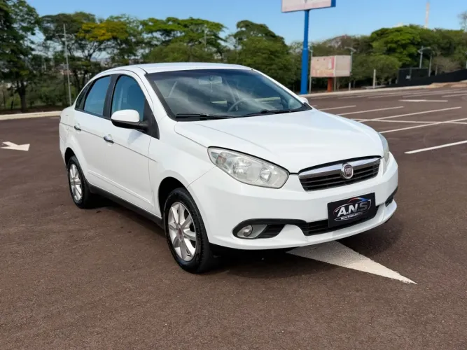 Fiat Grand Siena Attrac. 1.4 EVO F.flex 8V 2013