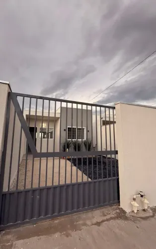Casa a Venda 2 Quartos Sendo 1 Suíte Bairro Jockey Club - Cuiabá - MT
