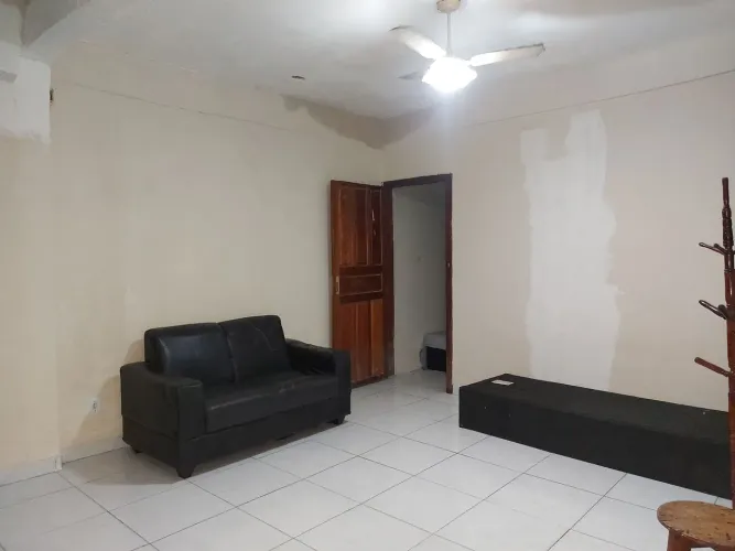 Alugo apartamentos e kitinete