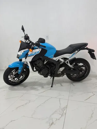 CB 650F ano 2018 DISPONÍVEL