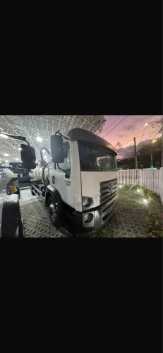 CAMINHÃO VOLKSWAGEN 15190/LIMPA FOSSA/CAPACIDADE TANQUE 8.000 LITROS/ANO 2014