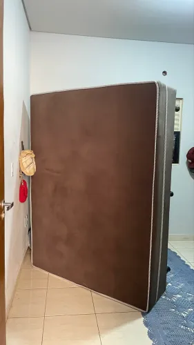 Cama de casal nova marrom