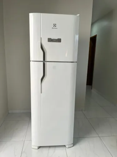 Geladeira Electrolux Frost Free 371L Função Drink Express Duplex Branca (DFN41) - 127V