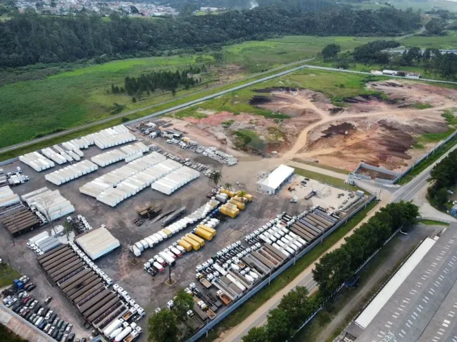 Terreno Industrial para alugar no bairro Ipelandia em Suzano - SP.