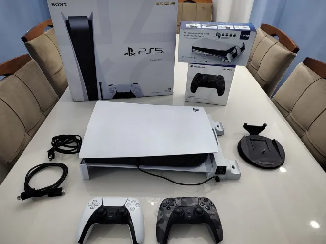 Playstation 5 Mídia Física (Versão Japonês) + 2 Controles Originais + Suporte Horizontal