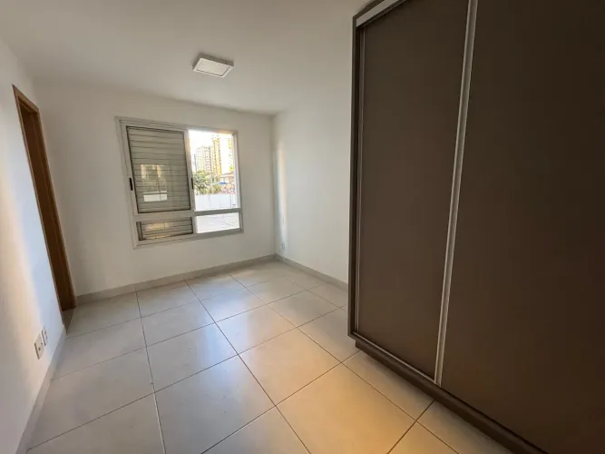 Apartamento à Venda - Jardim Goiás, Goiânia