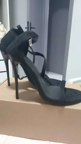 Salto fino preto básico