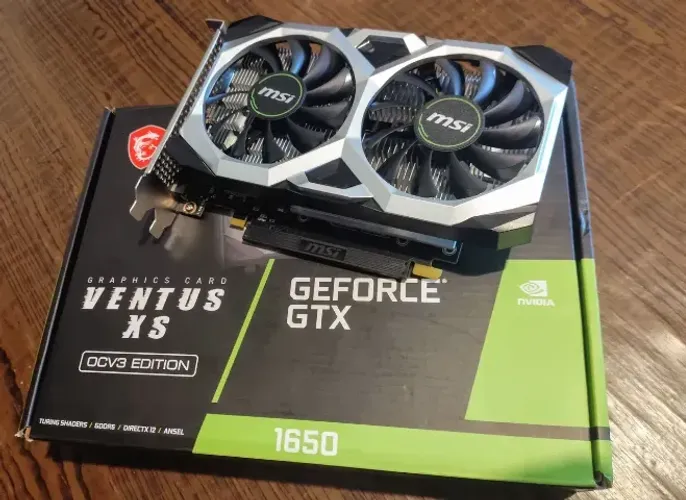 Placa de Vídeo MSI GeForce GTX 1650 D6 Ventus XS OCV1 + SSD Gigabyte 240GB (SATA III)