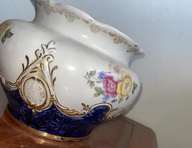 Cachepot em porcelana cobalto e ouro