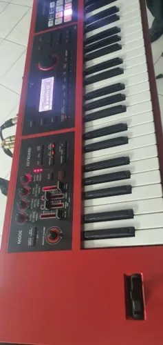 Roland XPS-30 RED IMPECÁVEL