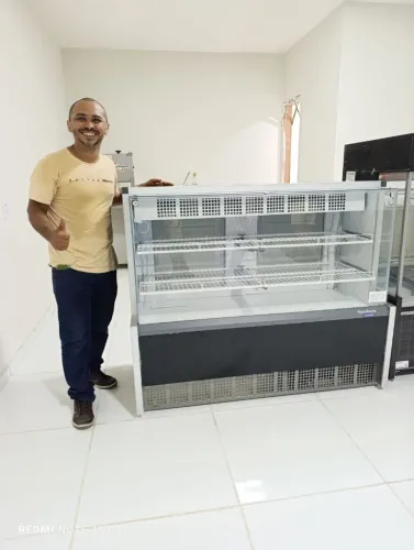 BALCÃO REFRIGERADO CONFEITARIA 1.40 METRO LINHA AURORA GELOPAR