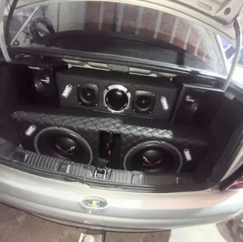 Som automotivo completo sub