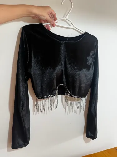 Blusa preta com brilhos