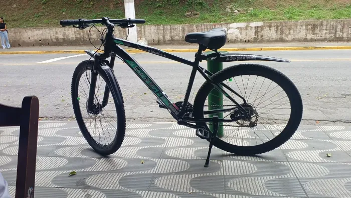 Vendi Baik Aro 29 freios hidráulica! Zerada, vendo por 700 se chegar com 500 avista leva !