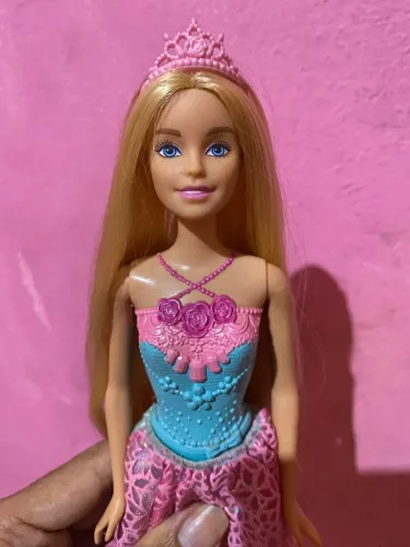 Boneca Barbie Princesa Dreamtopia Cabelos Longos 