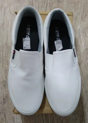 Slip on Onbongo Tam 40/1 branco novo