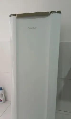 Geladeira Esmaltec