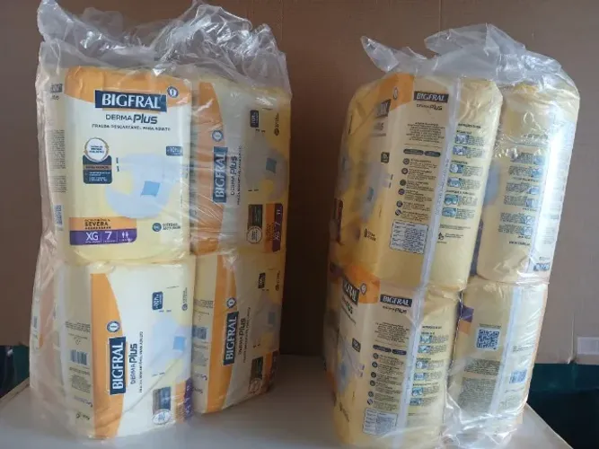 Embalagem Econômico Com 8 Pacotes de Fralda XG Total de 56 Fraldas