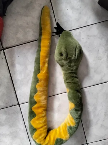 Cobra de pelúcia 1 metro e 30