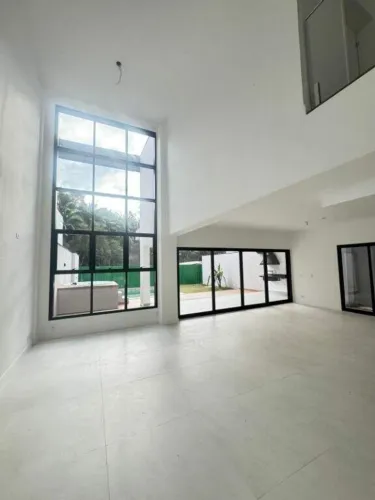 Casa à venda em Balneário Palmira, Ribeirão Pires 4 suítes, 4 vagas, piscina