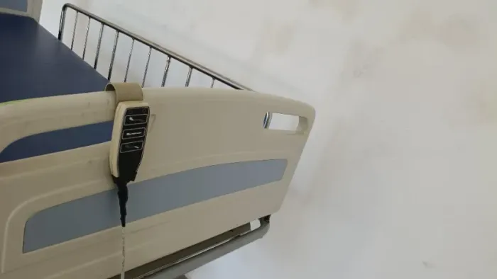 Cama hospitalar para idoso com motorizada