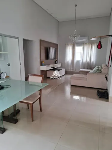 Casa Porteira Fechada no Belvedere I