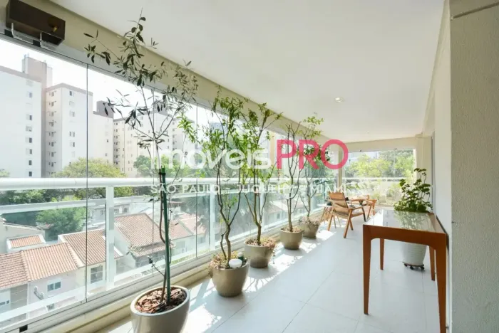 Apto alto padrão, garden de 200m2 com 4 dorm, sendo 3 suites e 3 vagas no Viala Mariana