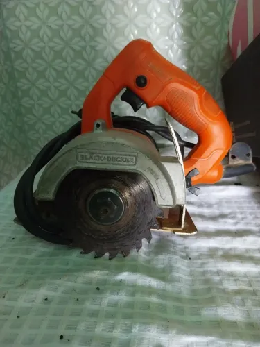Makita e furadeira