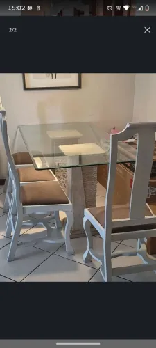 Conjunto de Mesa e Cadeiras
