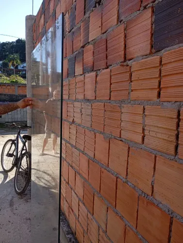 Vendo vidro pra mesa 1.80 de altura por 89 de largura vidro de 8 milímetros
