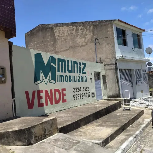 Terreno à Venda com 2 Casas Localização Estratégica e Potencial de Valorização-PALESTINA