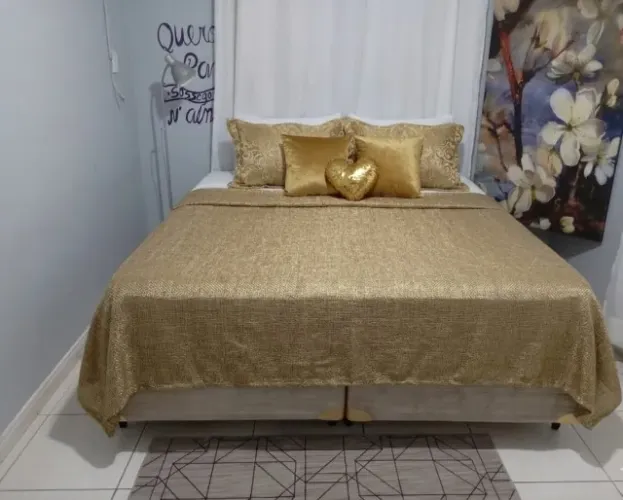 Cama Box casal King da Simmons alta qualidade. Viamão