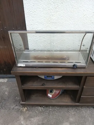 Vitrine estufa para 10 bandejas linha arrendondas com 500w de potência