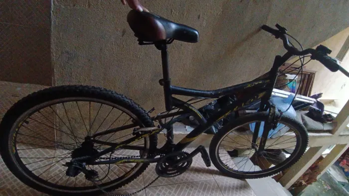 Pra Levar Embora no Rápido Bike Aro 26 (obs: só a marcha está quebrada)