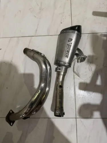 Escapamento de Mt-07