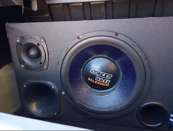Caixa de som Trio,Falante street Bass,250Rms,com corneta e tweeter,Sem modulo.