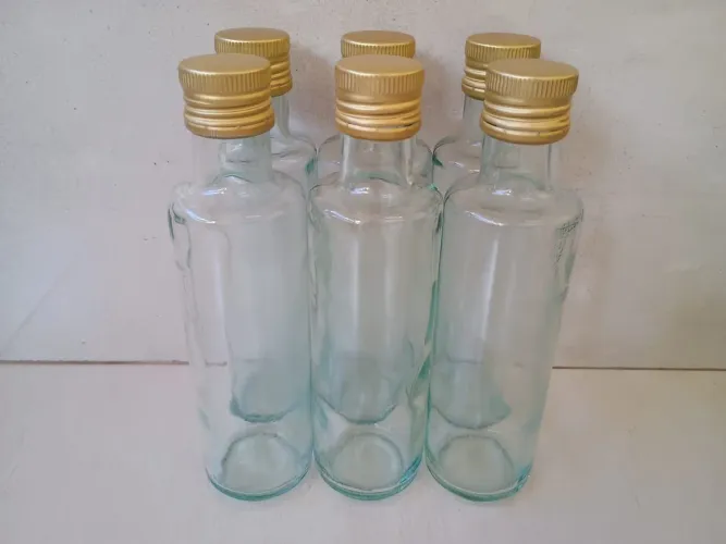 Vende-se 6 Garrafinhas De Vidro De 250 ml